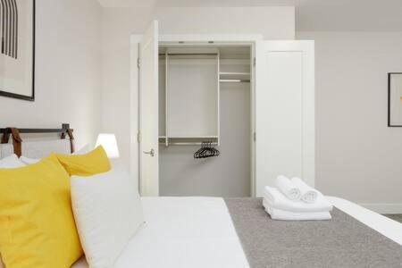 Bright New 1 Bedroom Private Secondary Basement Suite North Vancouver Zewnętrze zdjęcie