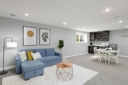 Bright New 1 Bedroom Private Secondary Basement Suite North Vancouver Zewnętrze zdjęcie